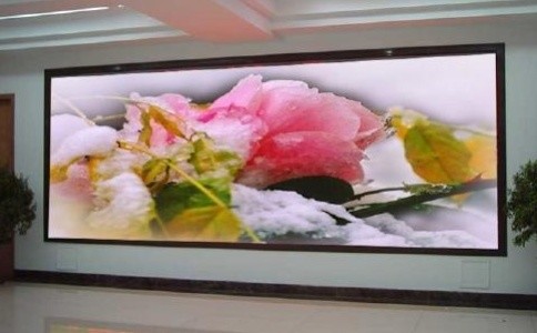成都led顯示屏廠家：清洗led顯示屏需要用到哪些設備設施？